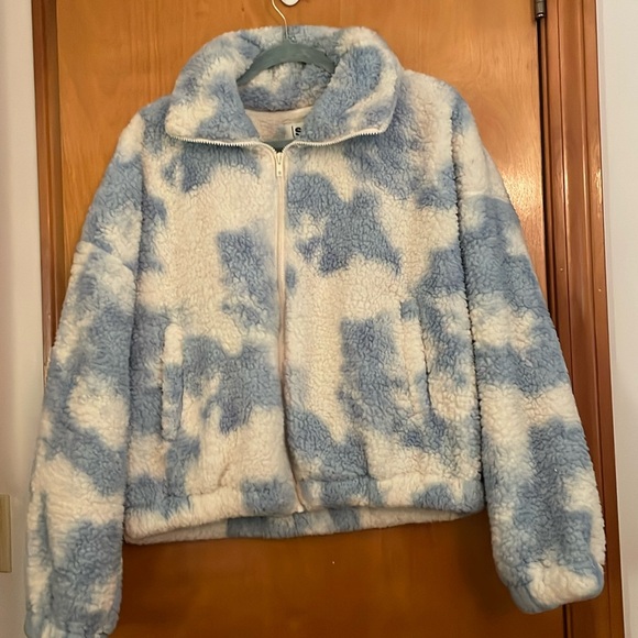 Blue and white fuzzy zippered collared jacket. - Picture 1 of 6
